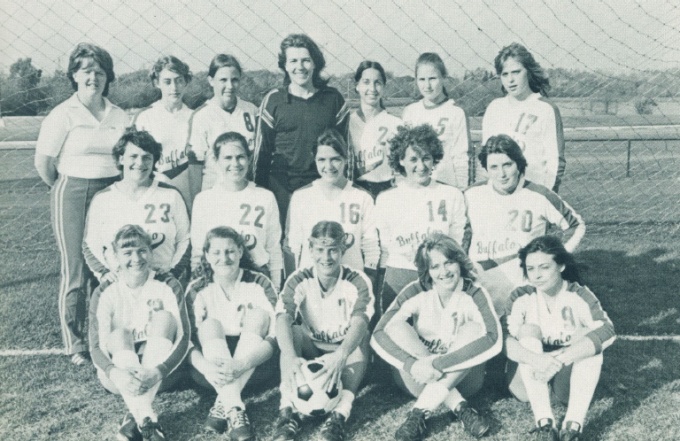 1982 Buffalo Bulls Women’s Soccer team photo.