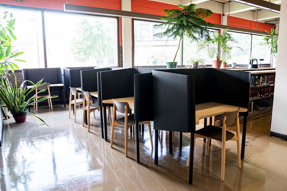 Lockwood Memorial Library - 1st Floor Individual Study Seating ...