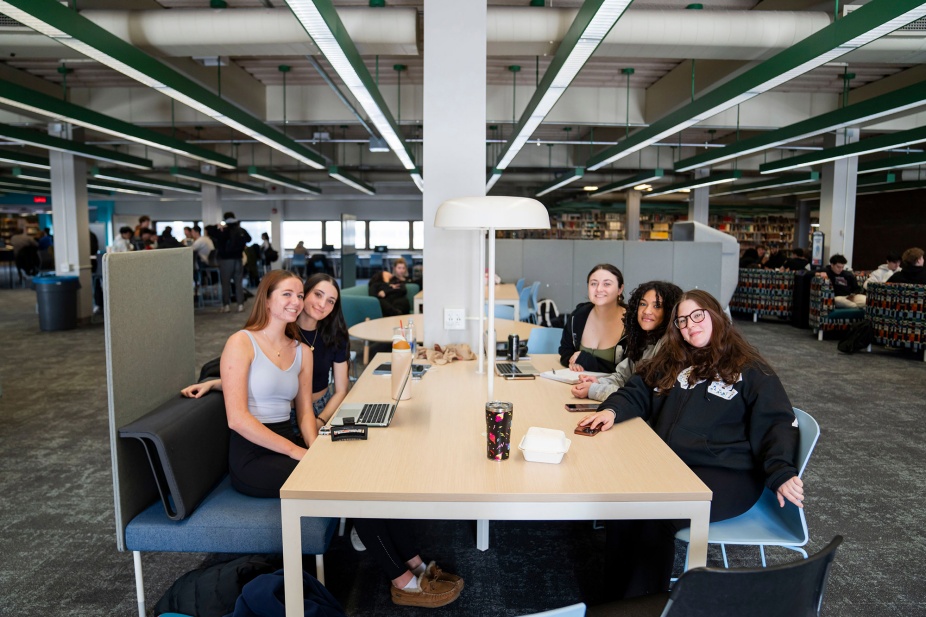 students in Lockwood memorial library. 