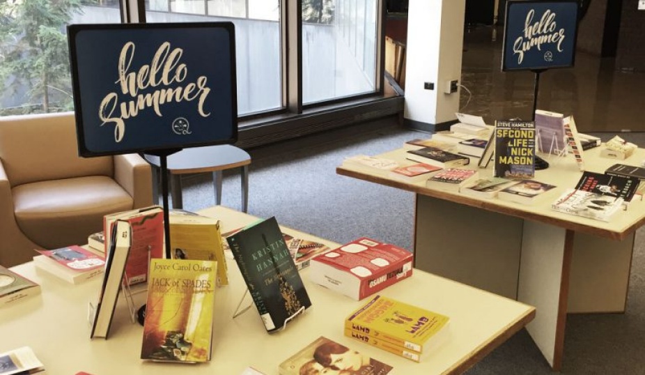 Summer Reads display at Lockwood. 