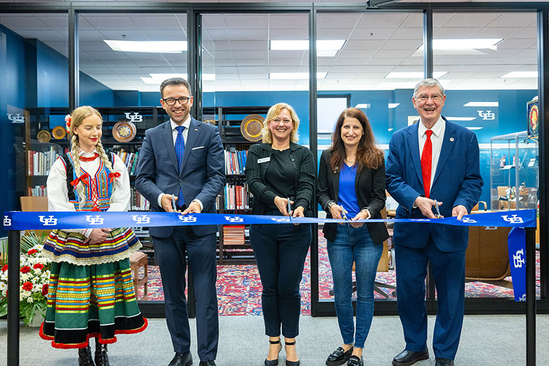 polish room ribbon cutting